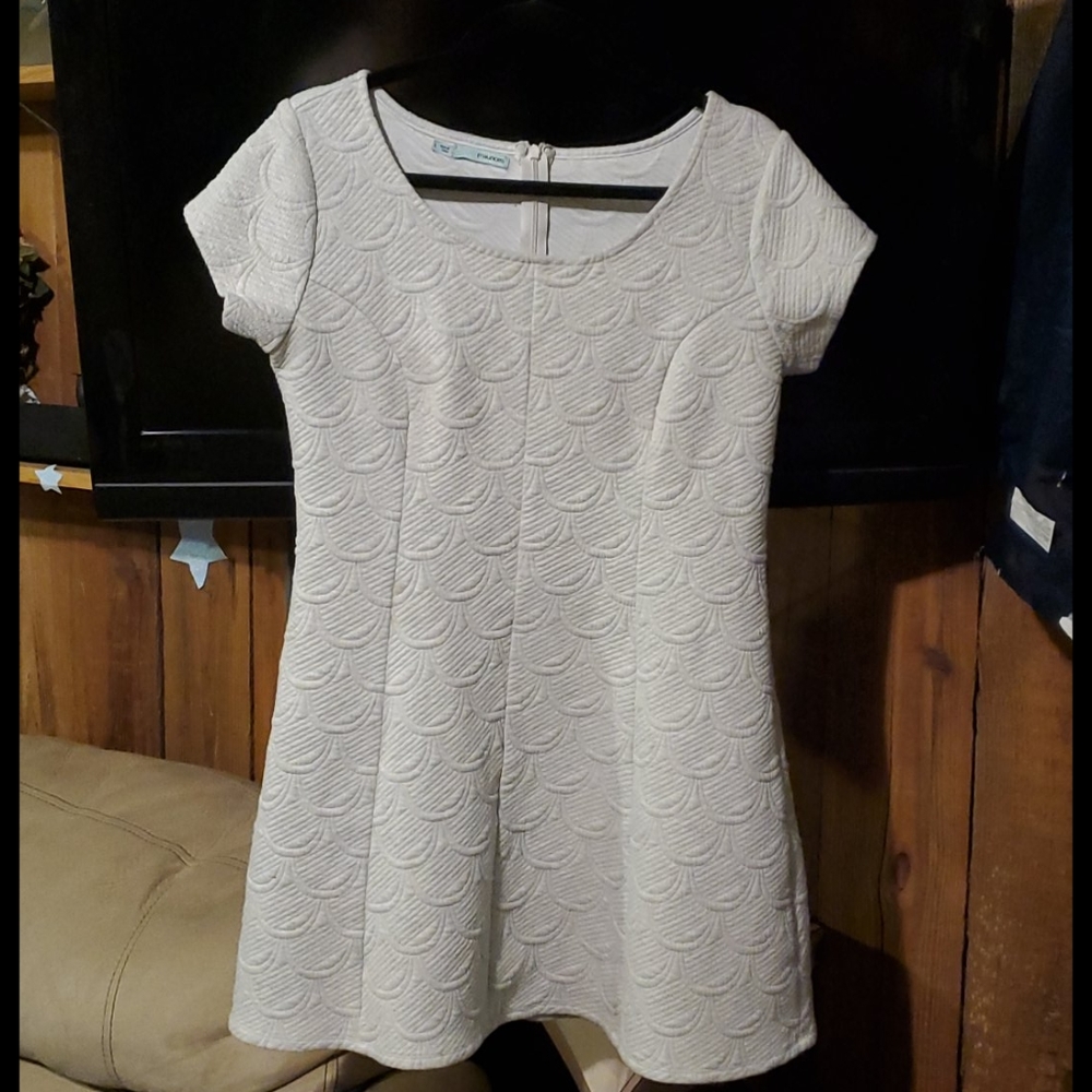 Dress - Picture 4 of 4